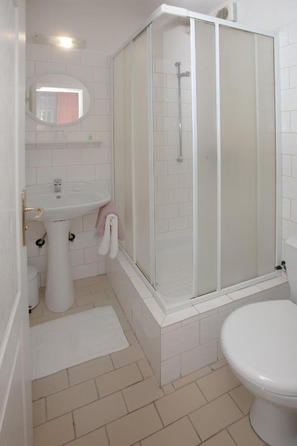Hotel-Pension Kamyk Прага Экстерьер фото