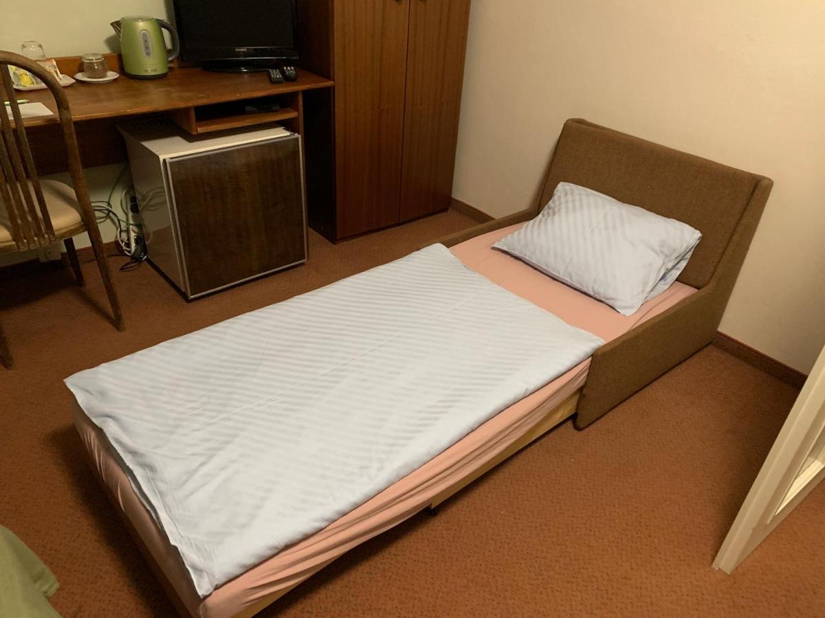 Hotel-Pension Kamyk Прага Экстерьер фото