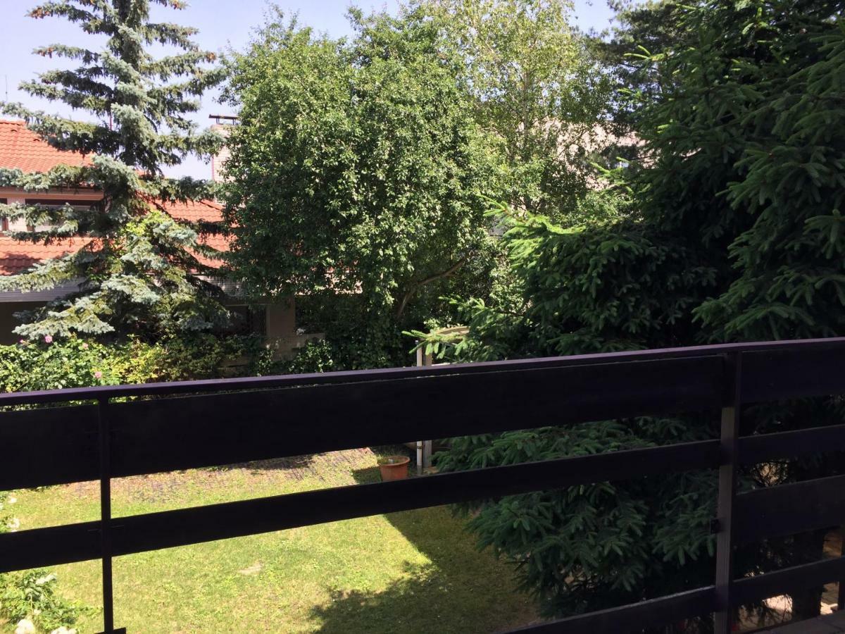 Hotel-Pension Kamyk Прага Экстерьер фото